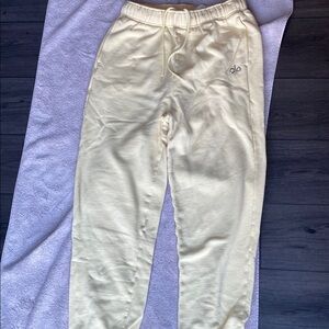 ALO Yoga Light Yellow Joggers